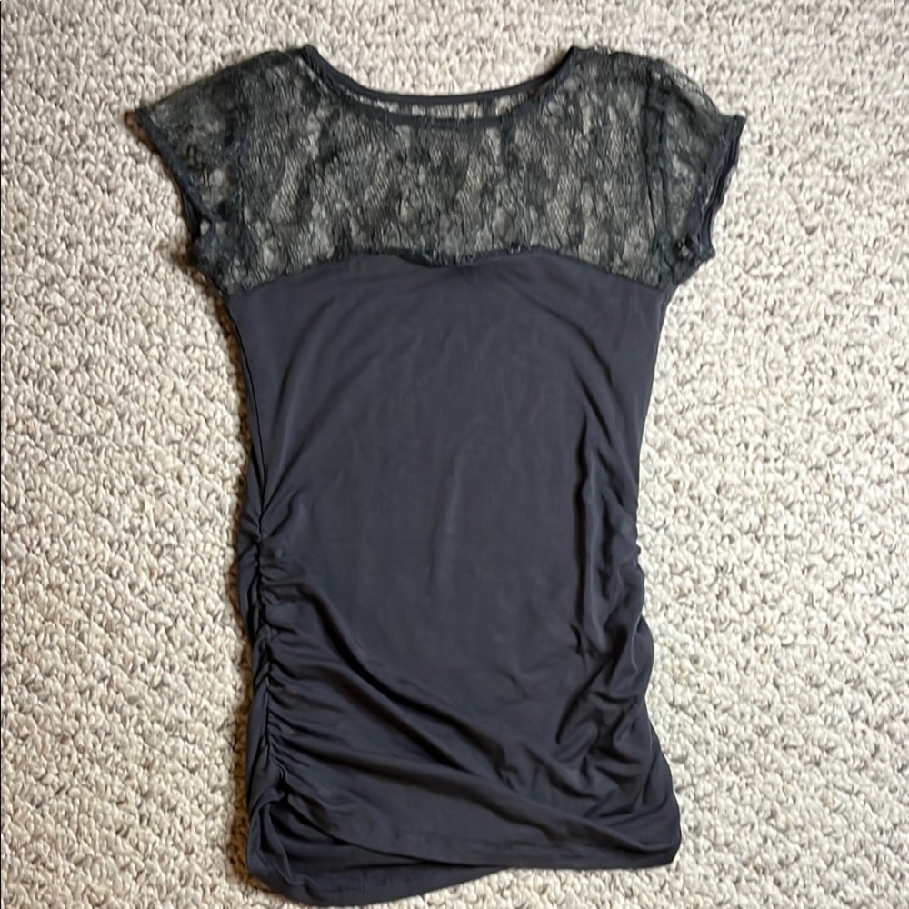 Wyton Women's Gray Lace Top